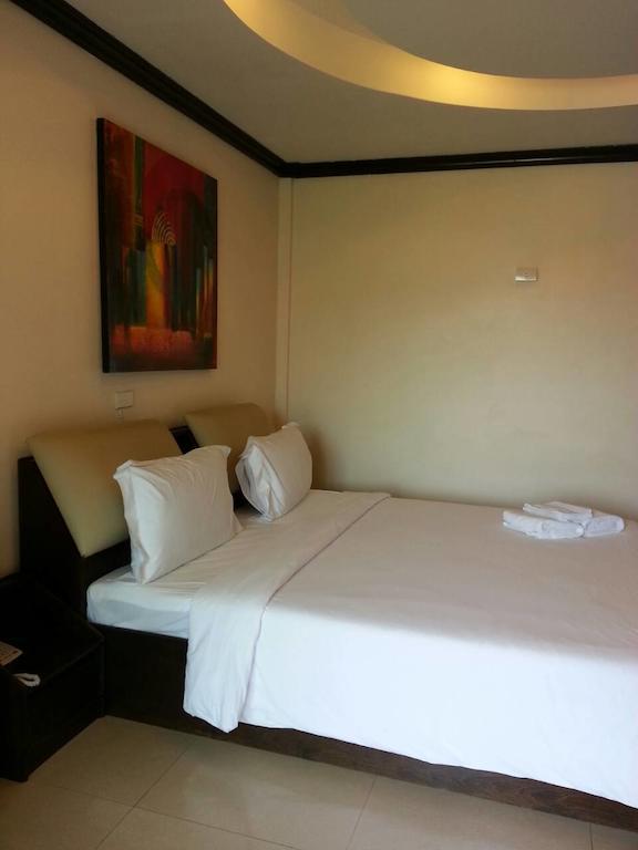 Safe House Hostel Patong חדר תמונה