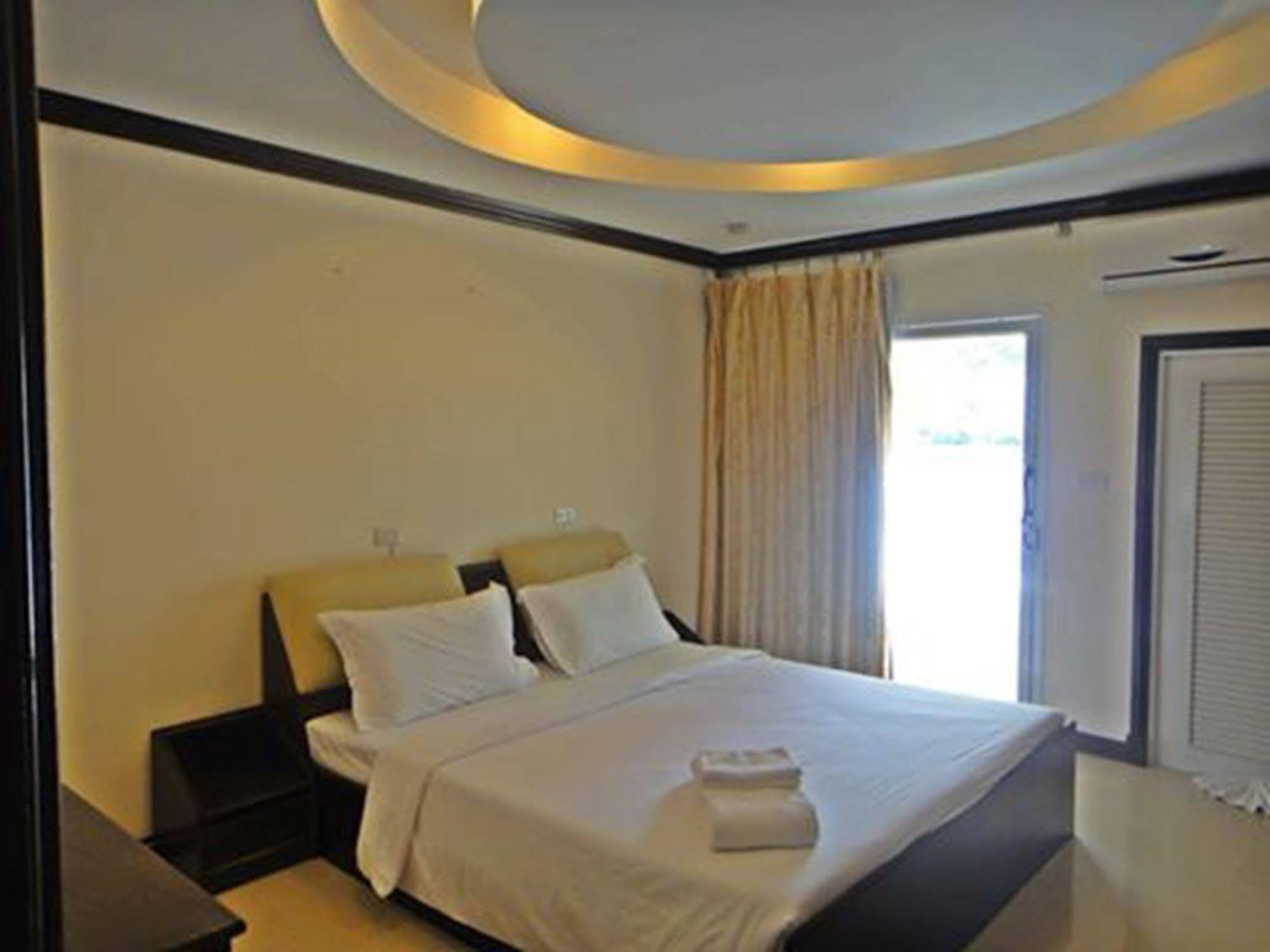 Safe House Hostel Patong מראה חיצוני תמונה